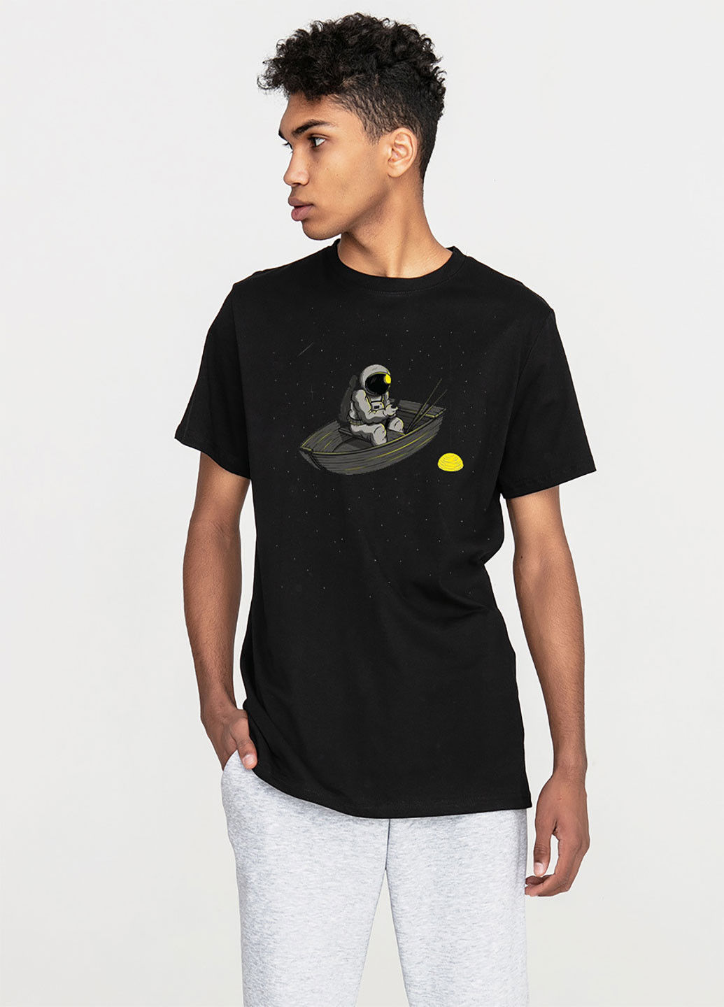 Черная футболка мужская черная космический рыбак Love&Live