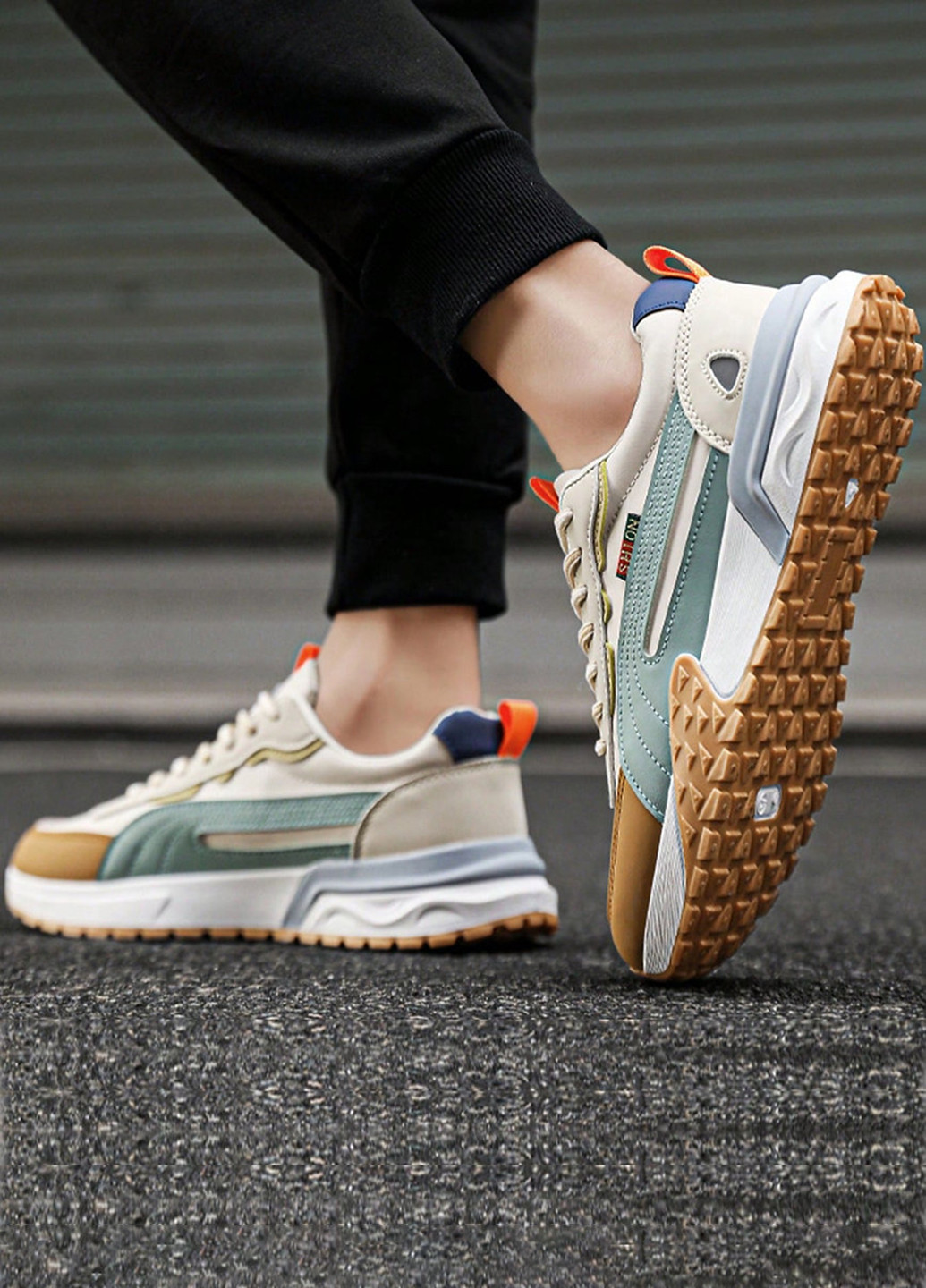 Цветные демисезонные кроссовки SHEIN