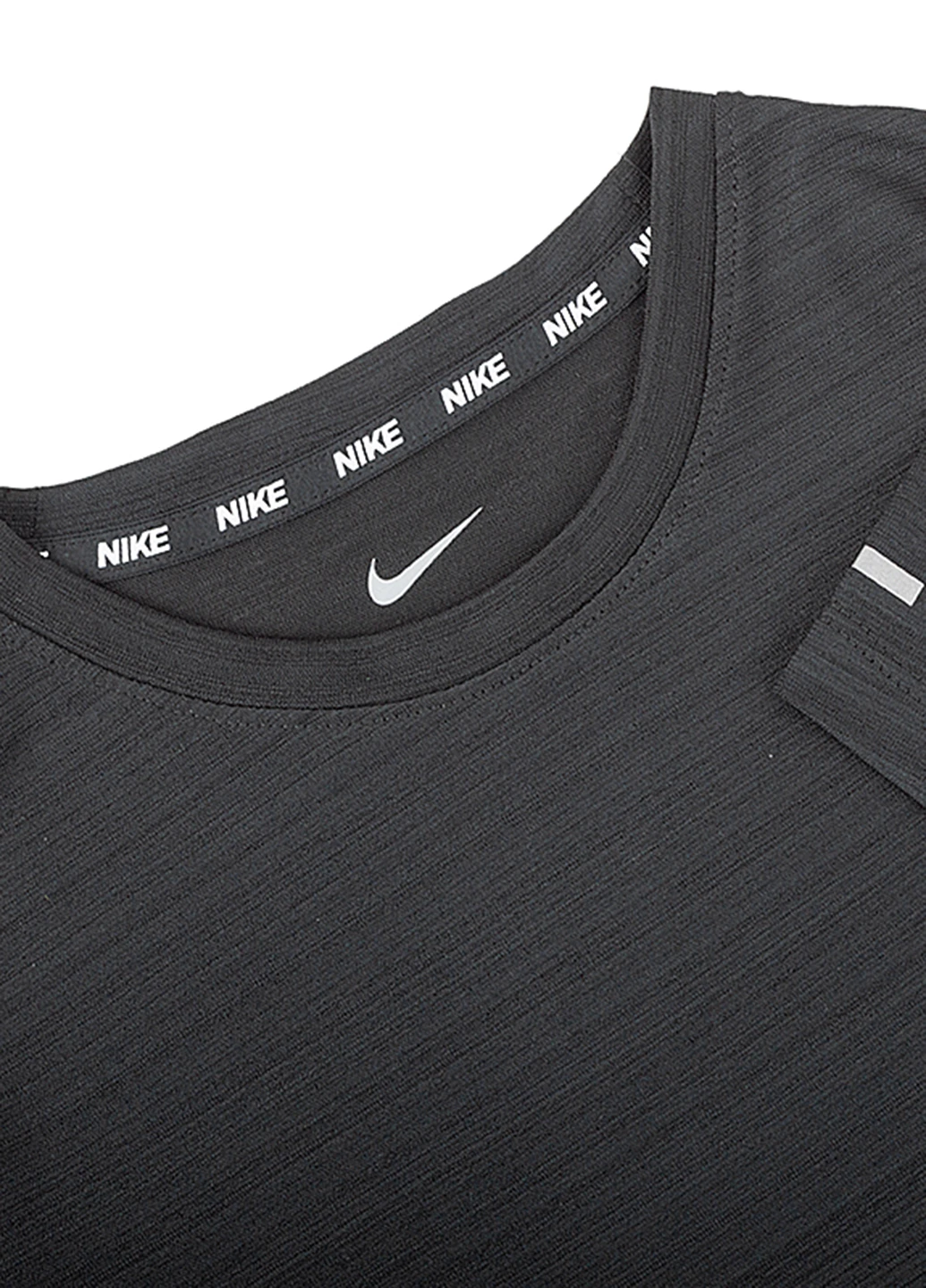 Чорна демісезонна футболка Nike Nike B NK DF SS MILER TOP