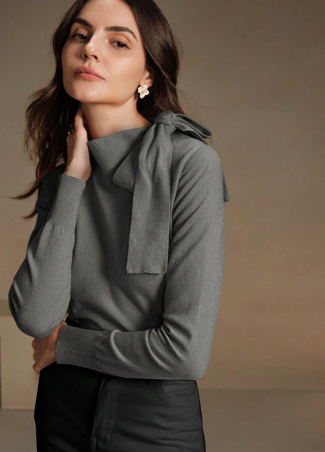 Серый демисезонный свитер SHEIN