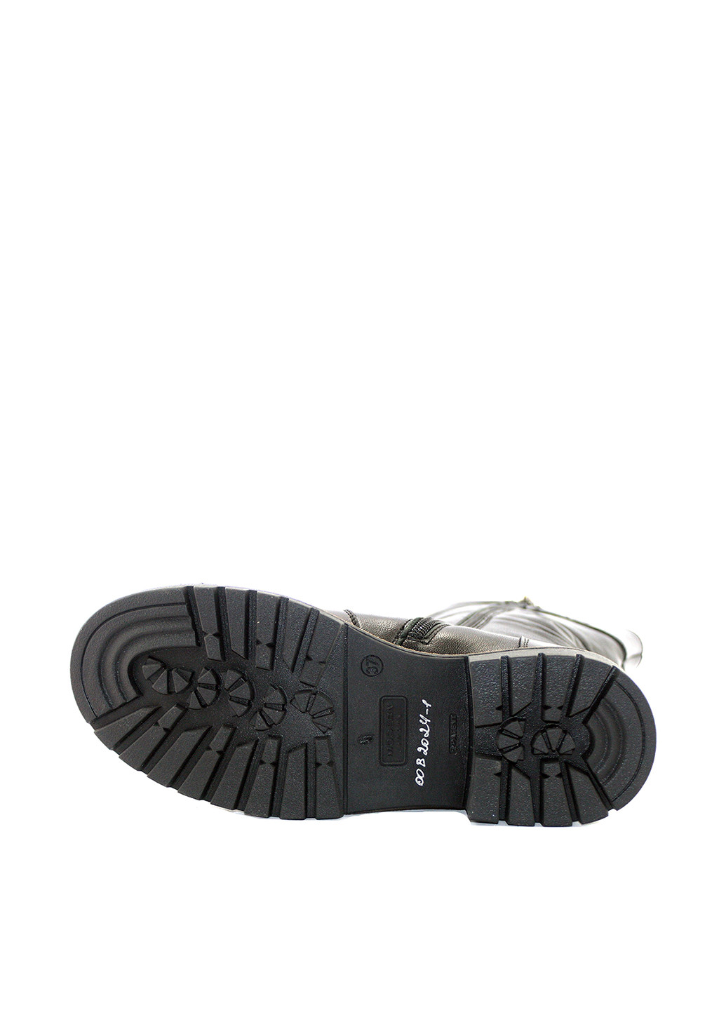 Зимние ботинки Mila с заклепками