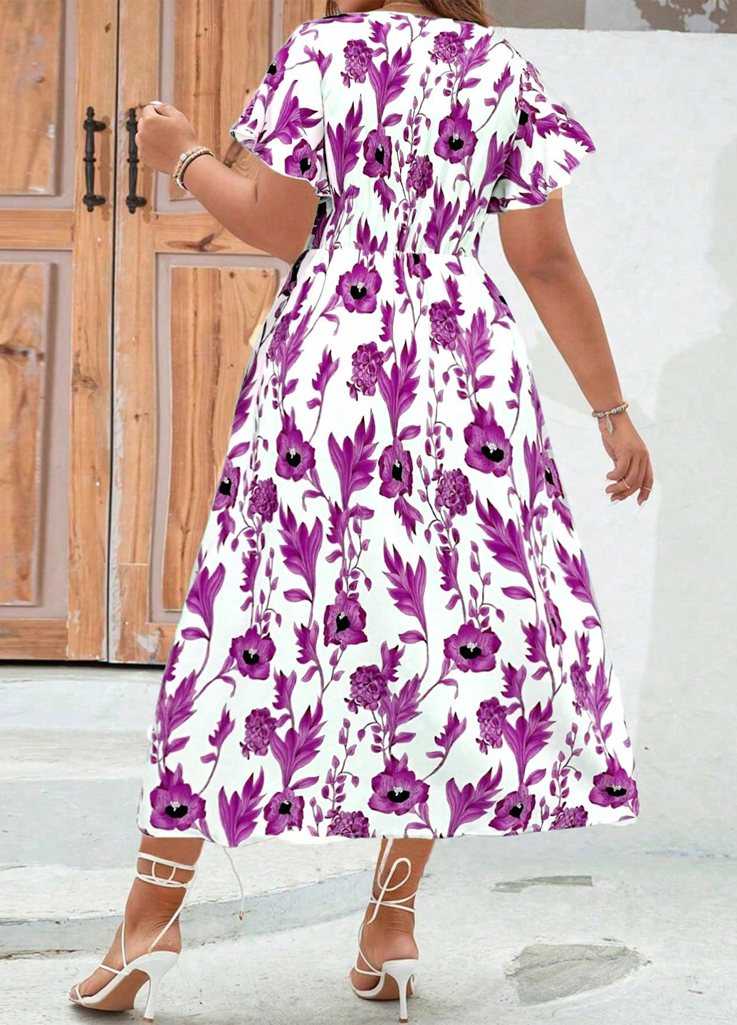 Белое кэжуал платье на запах SHEIN с цветочным принтом