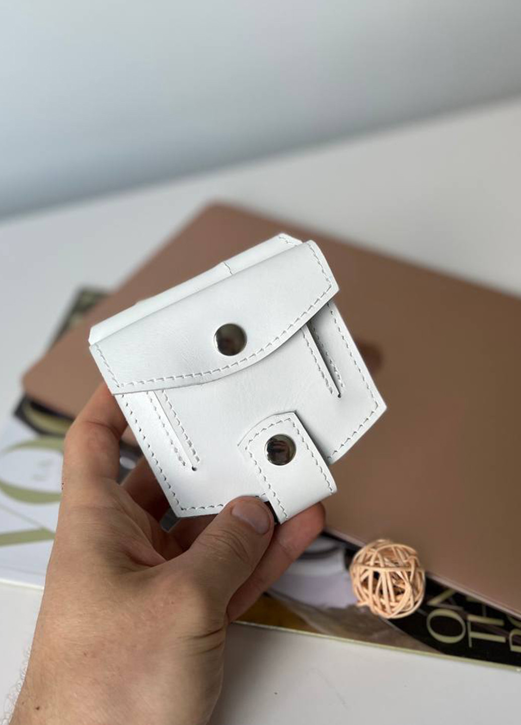 Мініатюрний гаманець ручної роботи лавандового кольору з натуральної шкіри з легким глянцевим ефектом Boorbon (253738084)