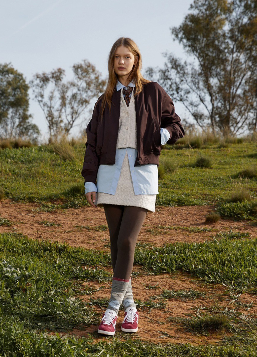 Молочная кэжуал однотонная юбка Uniqlo карандаш