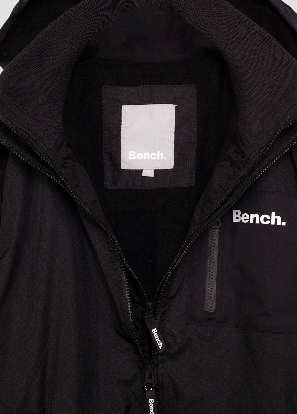Чорна демісезонна куртка Bench
