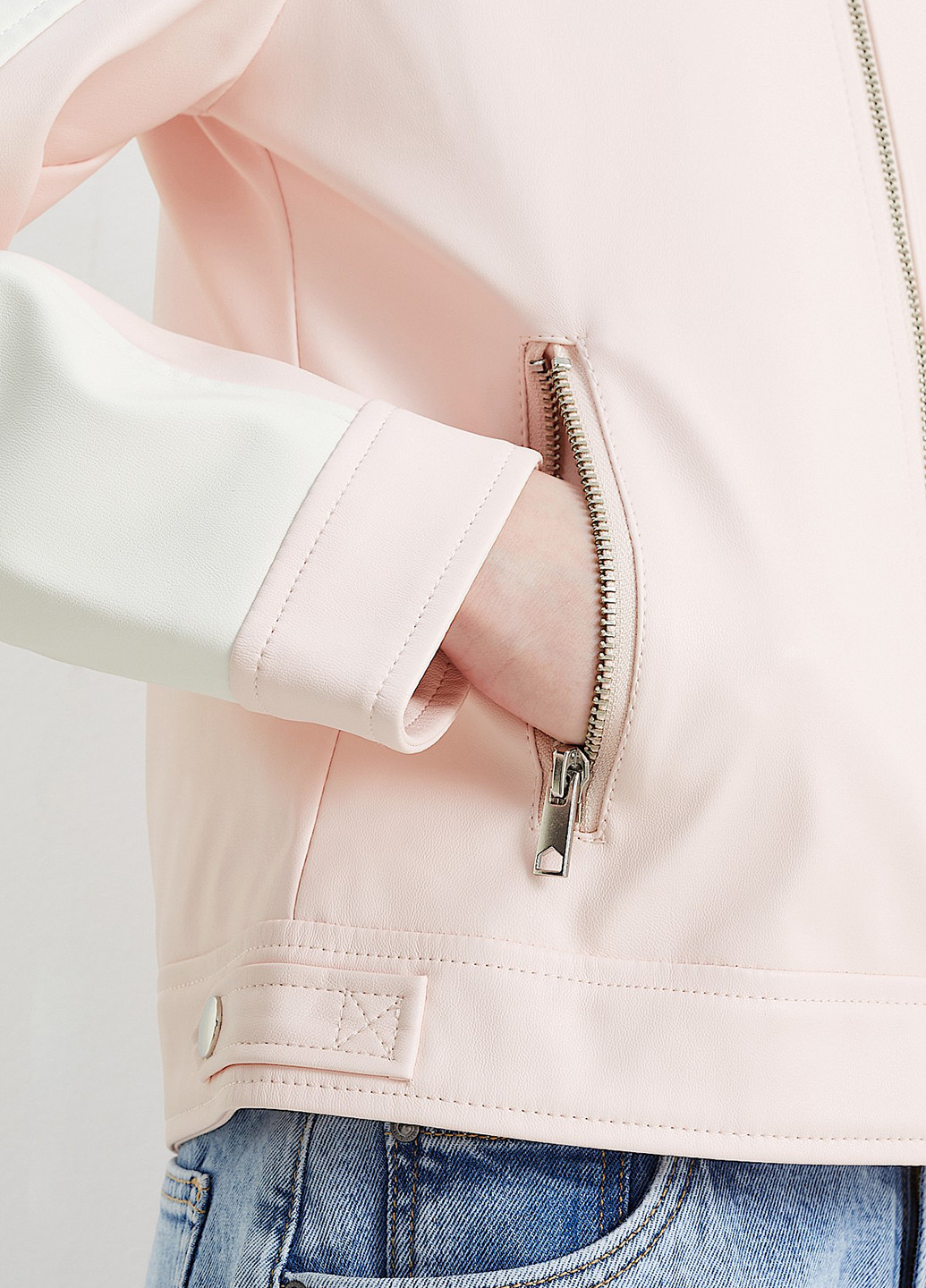 Світло-рожева демісезонна куртка C&A