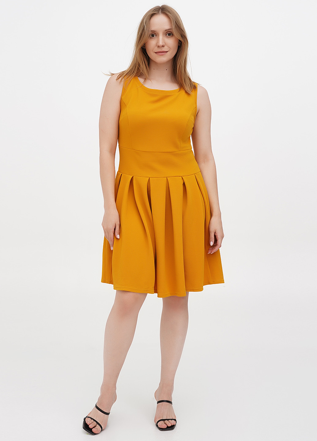 Горчичное кэжуал платье клеш Laura Bettini однотонное