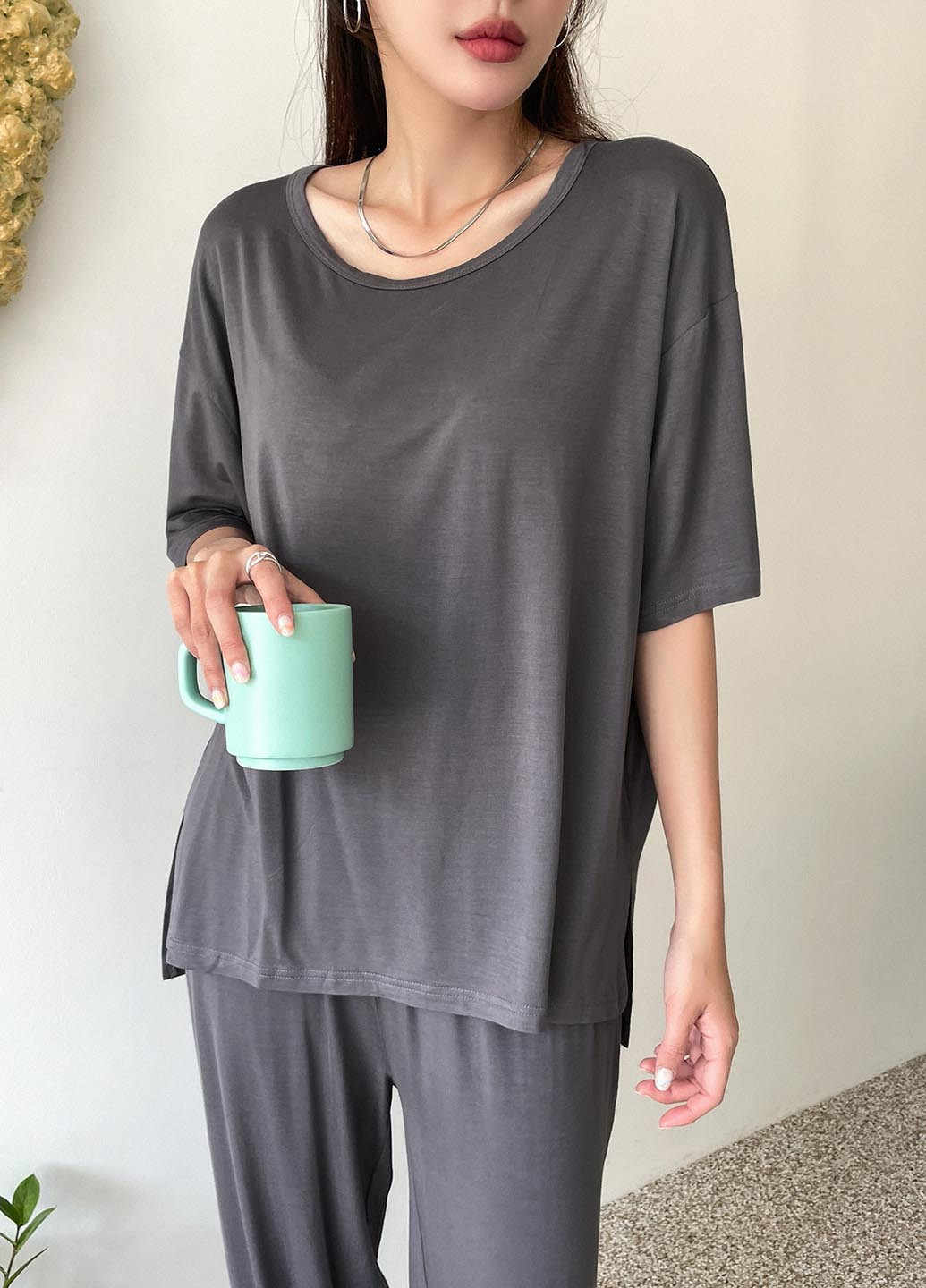 Сіра всесезон піжама (футболка, брюки) футболка + штани SHEIN