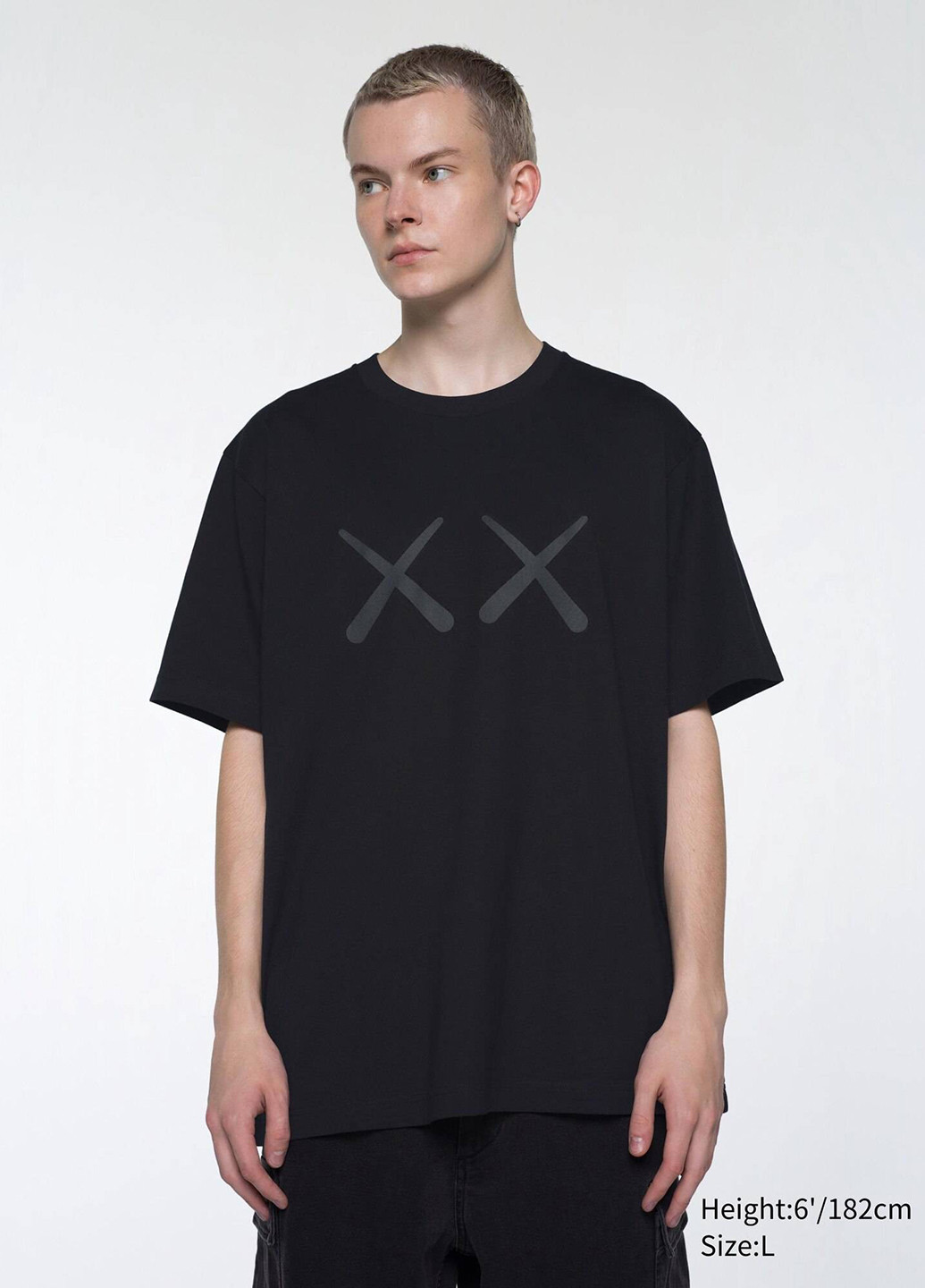 Черная футболка Uniqlo