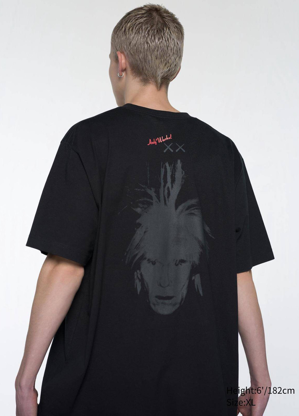 Черная футболка Uniqlo