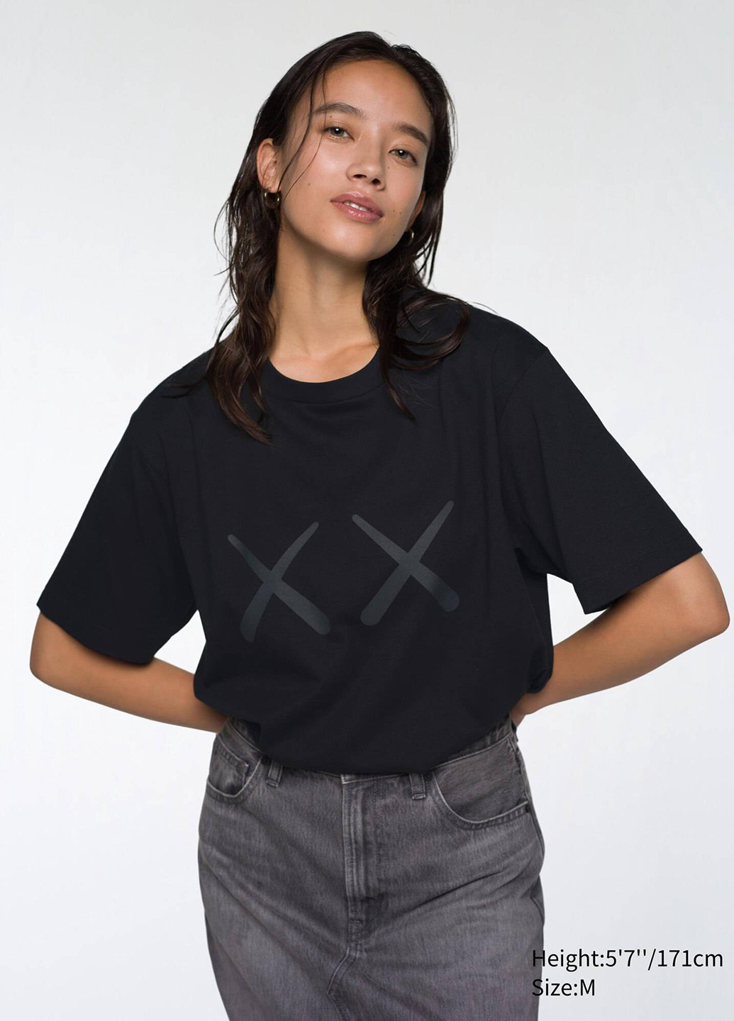 Черная футболка Uniqlo