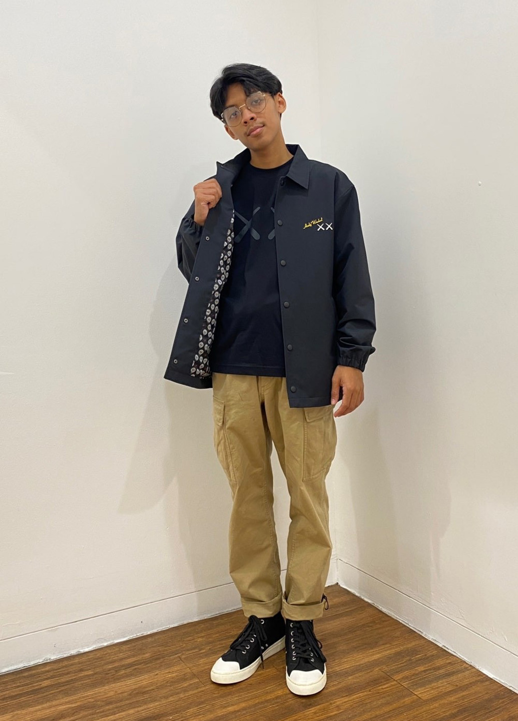 Черная футболка Uniqlo