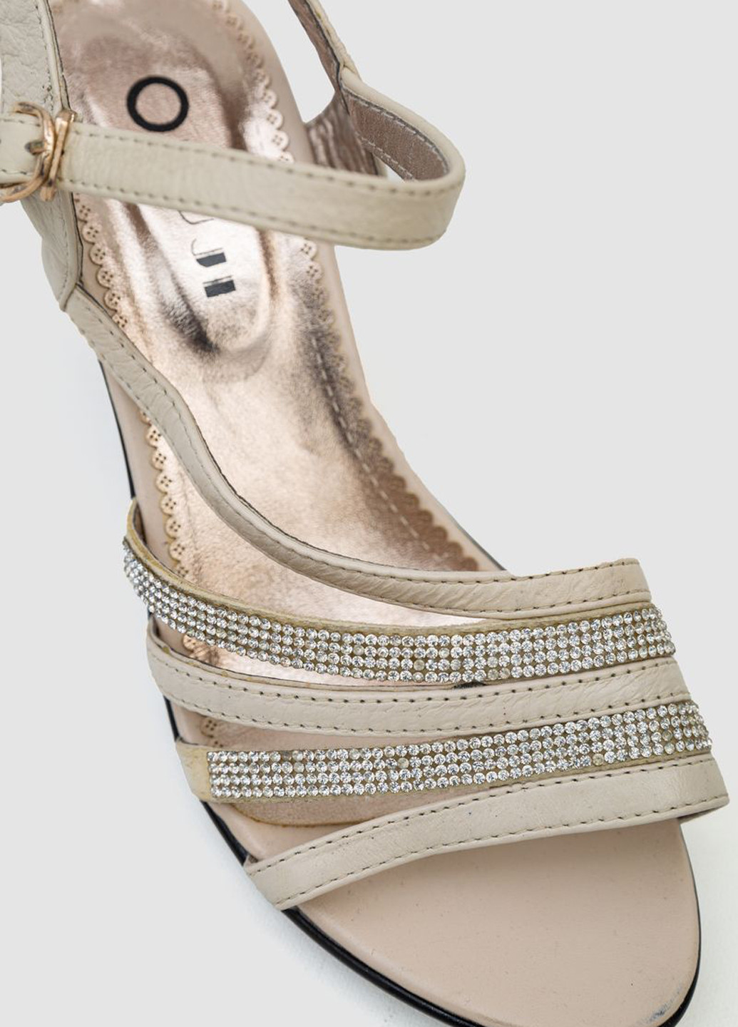 Светло-бежевые босоножки Bee с ремешком со стразами