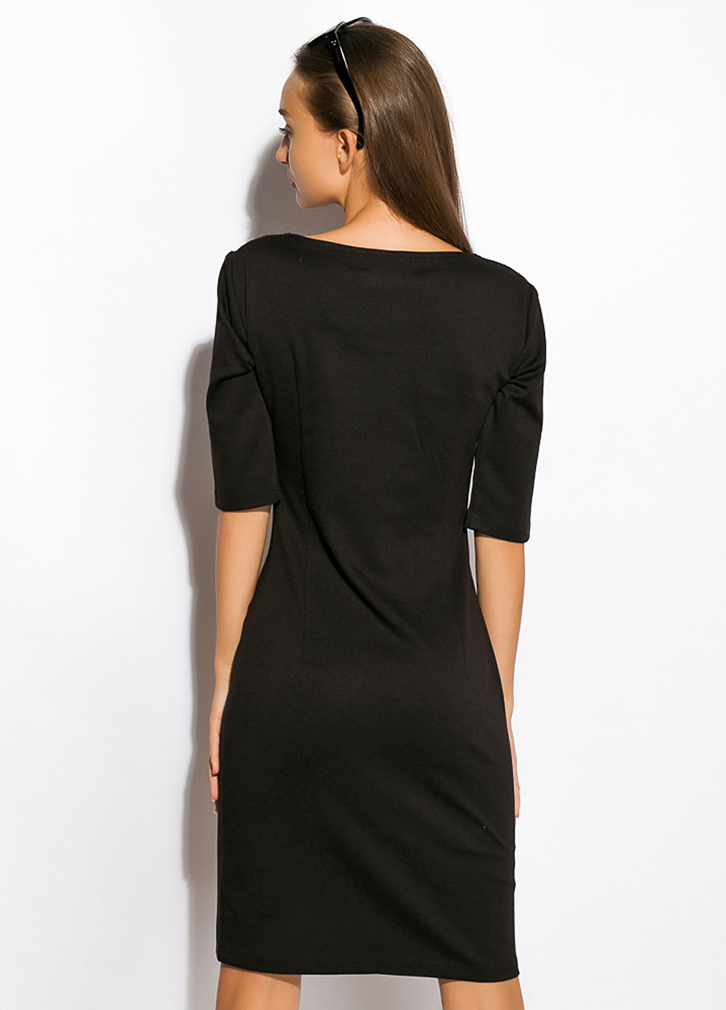 Черно-белое деловое платье футляр Time of Style с абстрактным узором