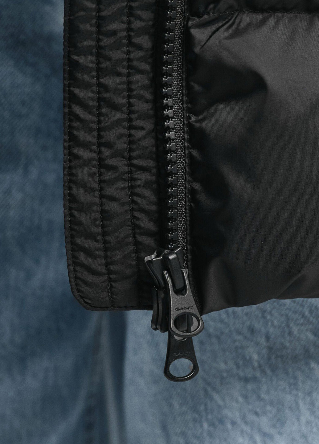 Чорний зимній Пуховик Gant