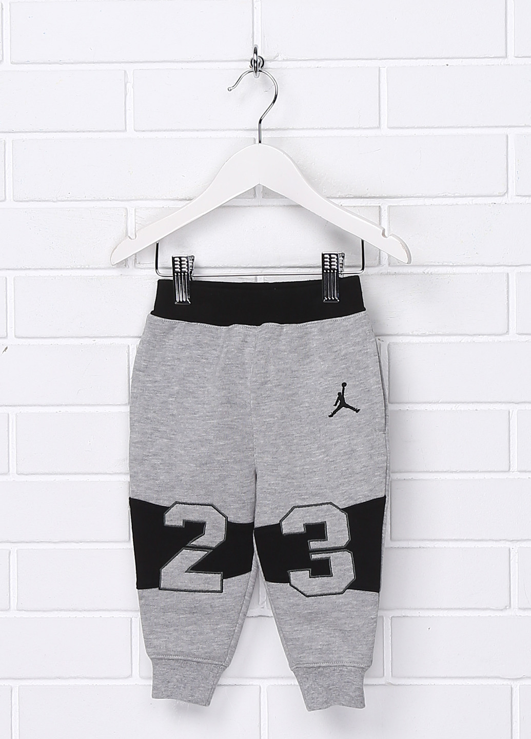 Светло-серые спортивные демисезонные брюки джоггеры Jordan