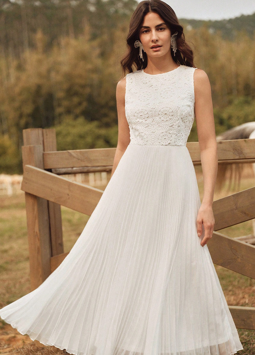 Молочное праздничный платье клеш, с открытыми плечами, плиссированное SHEIN однотонное