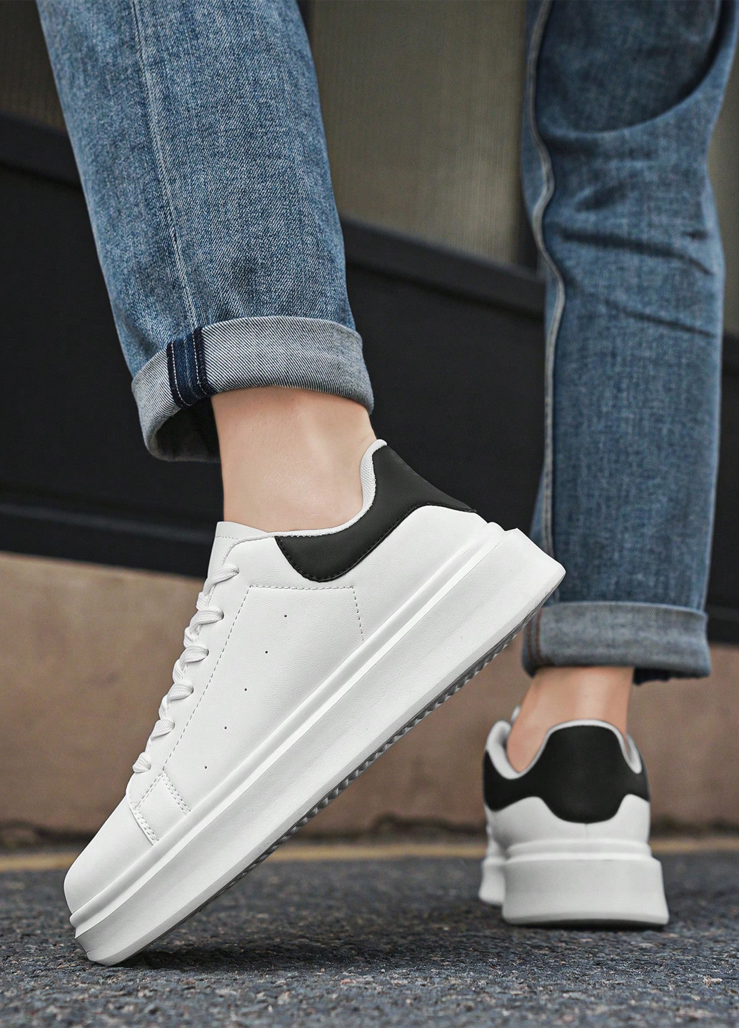 Белые демисезонные кроссовки SHEIN