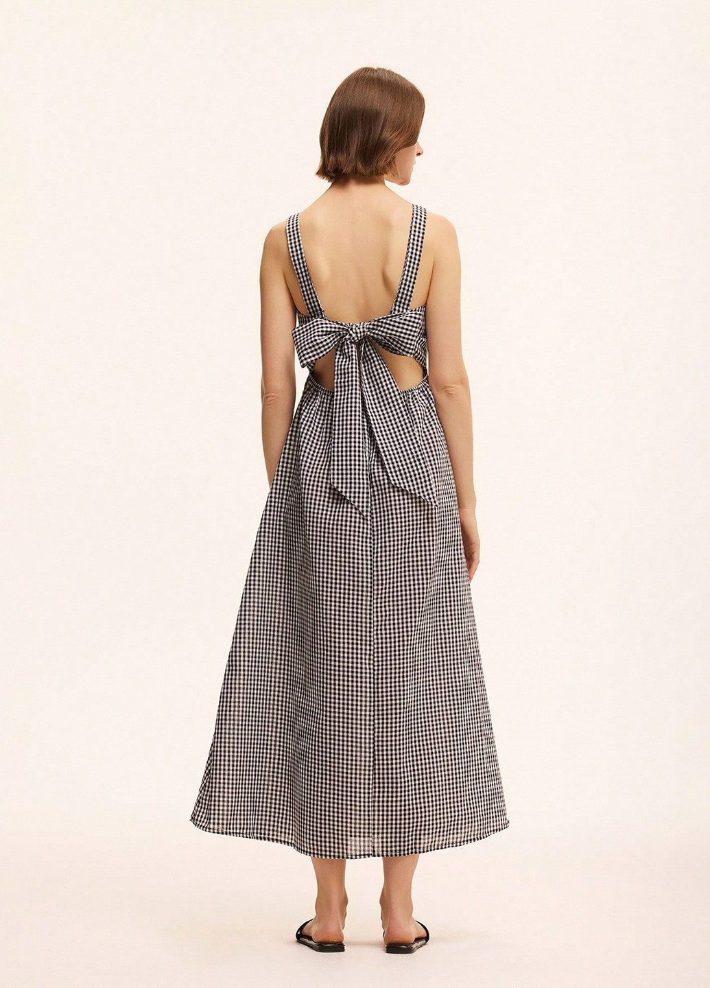 Черно-белое кэжуал платье с открытой спиной SHEIN в клетку