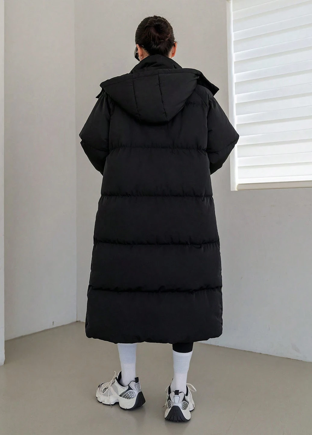 Чорна зимня куртка SHEIN