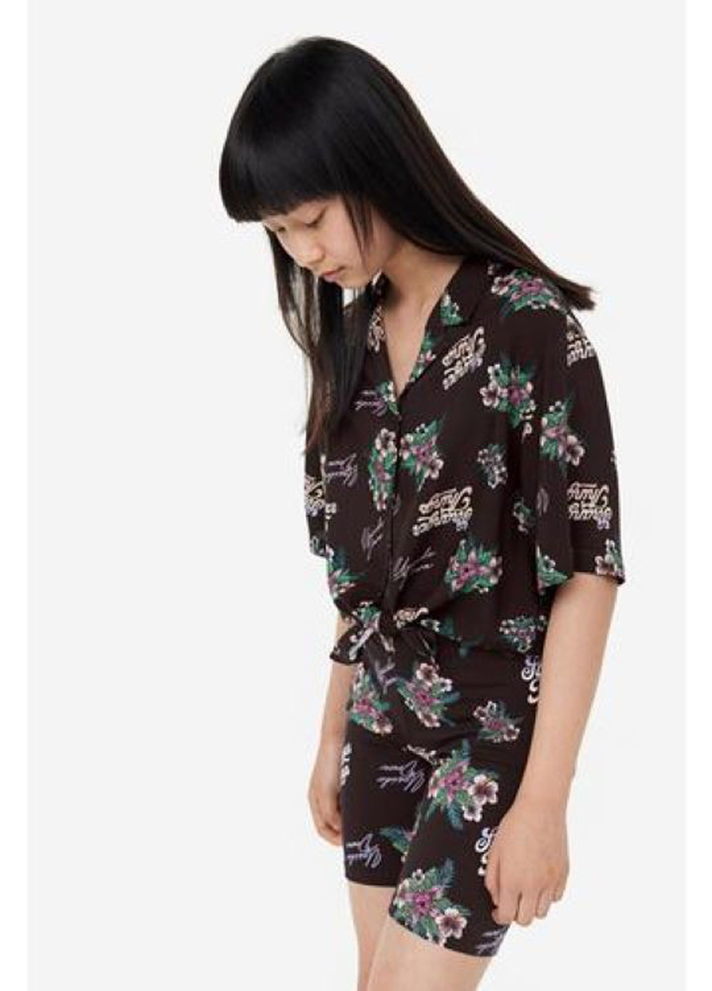 Темно-коричневая цветочной расцветки блузка H&M летняя