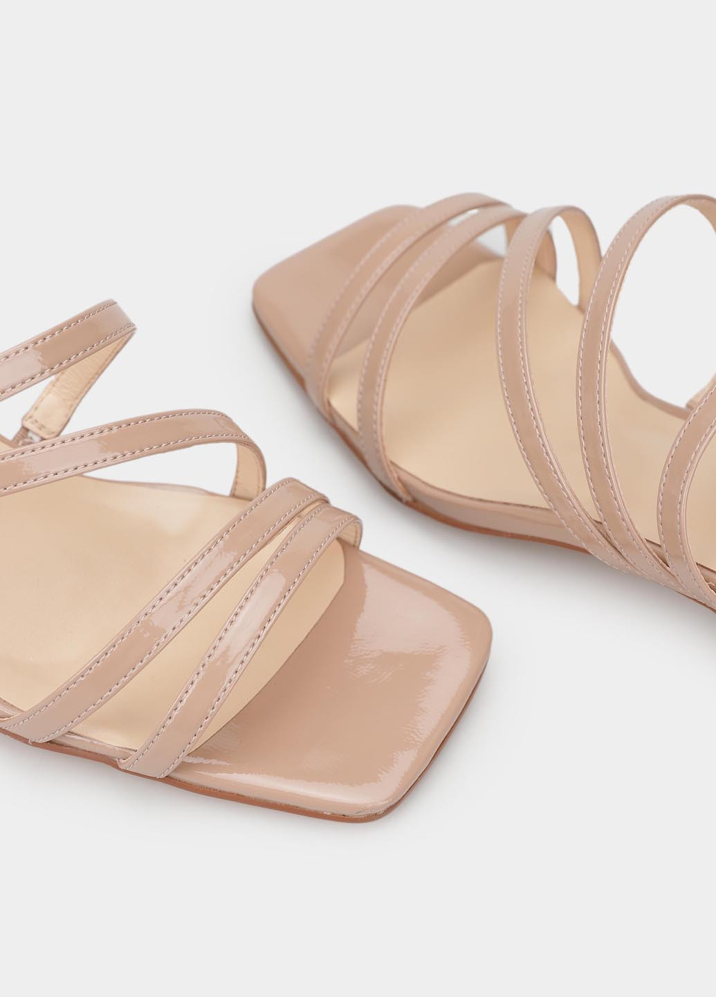 Бежевые босоножки Braska с ремешком плетение