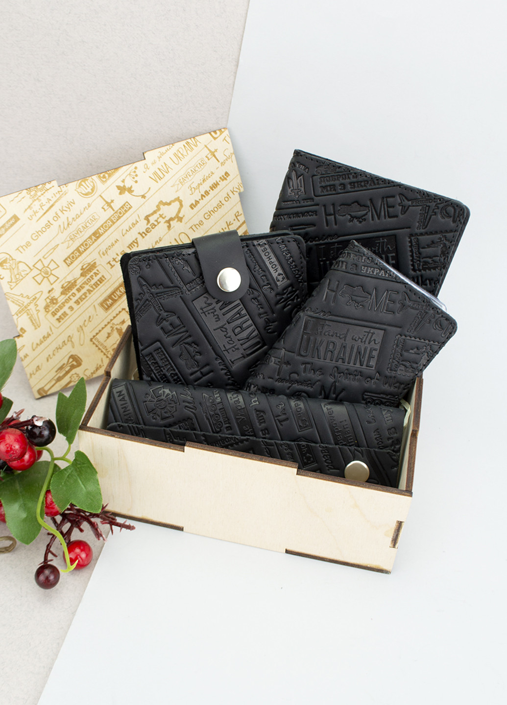 Подарочный мужской набор №70 "Ukraine" (черный) в коробке: портмоне + обложка на паспорт + права + ключница HandyCover (253516320)