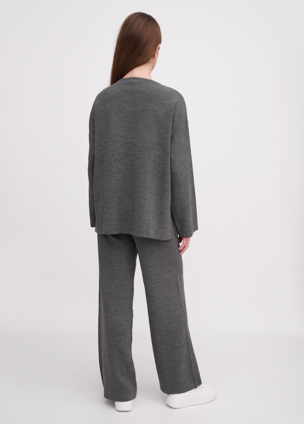 Темно-серый демисезонный свитер EQUILIBRI