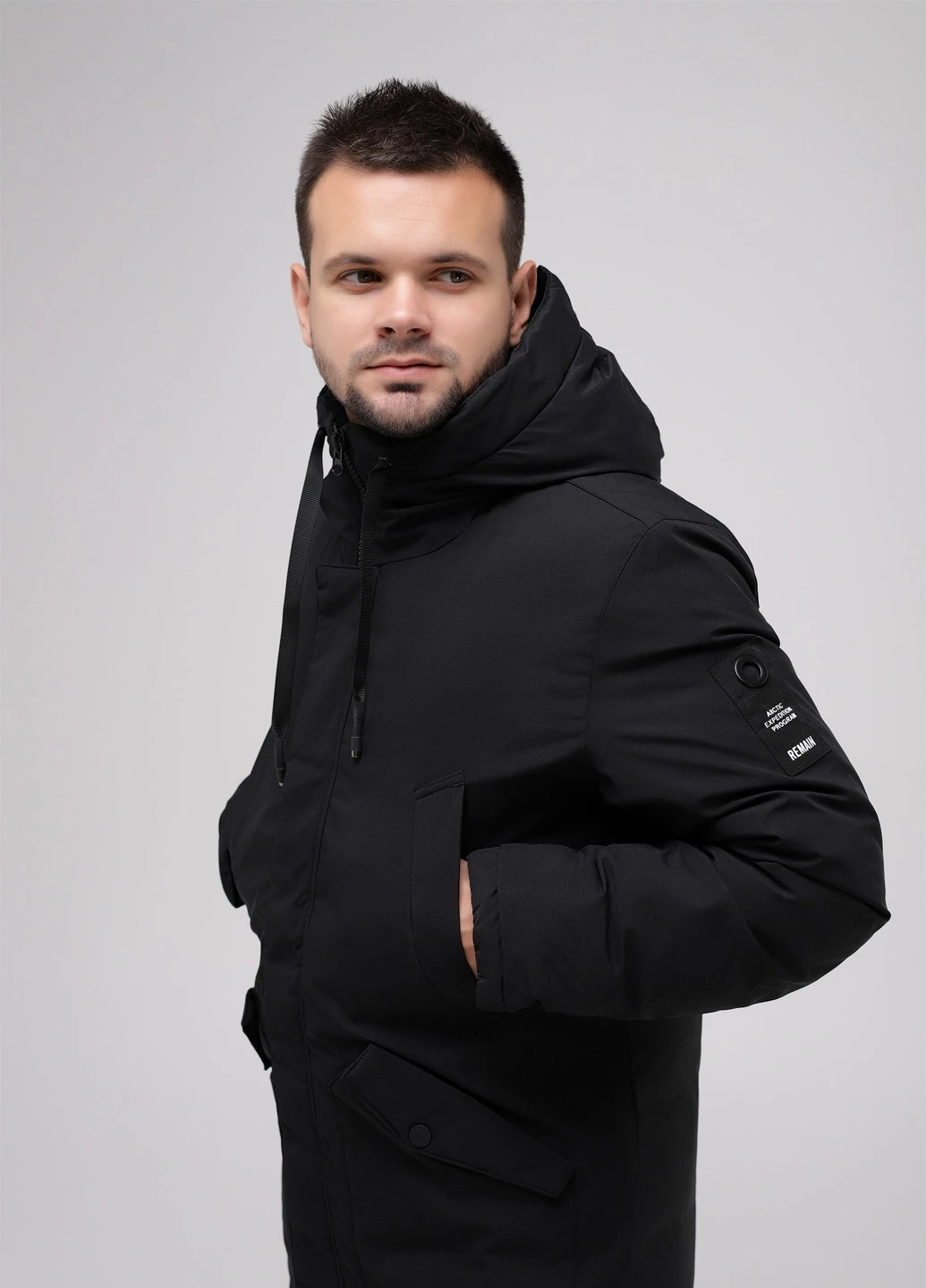 Чорна зимня куртка Remain
