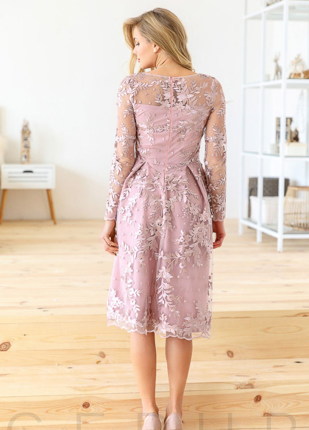 Розовое коктейльное кружевное платье-миди Gepur однотонное