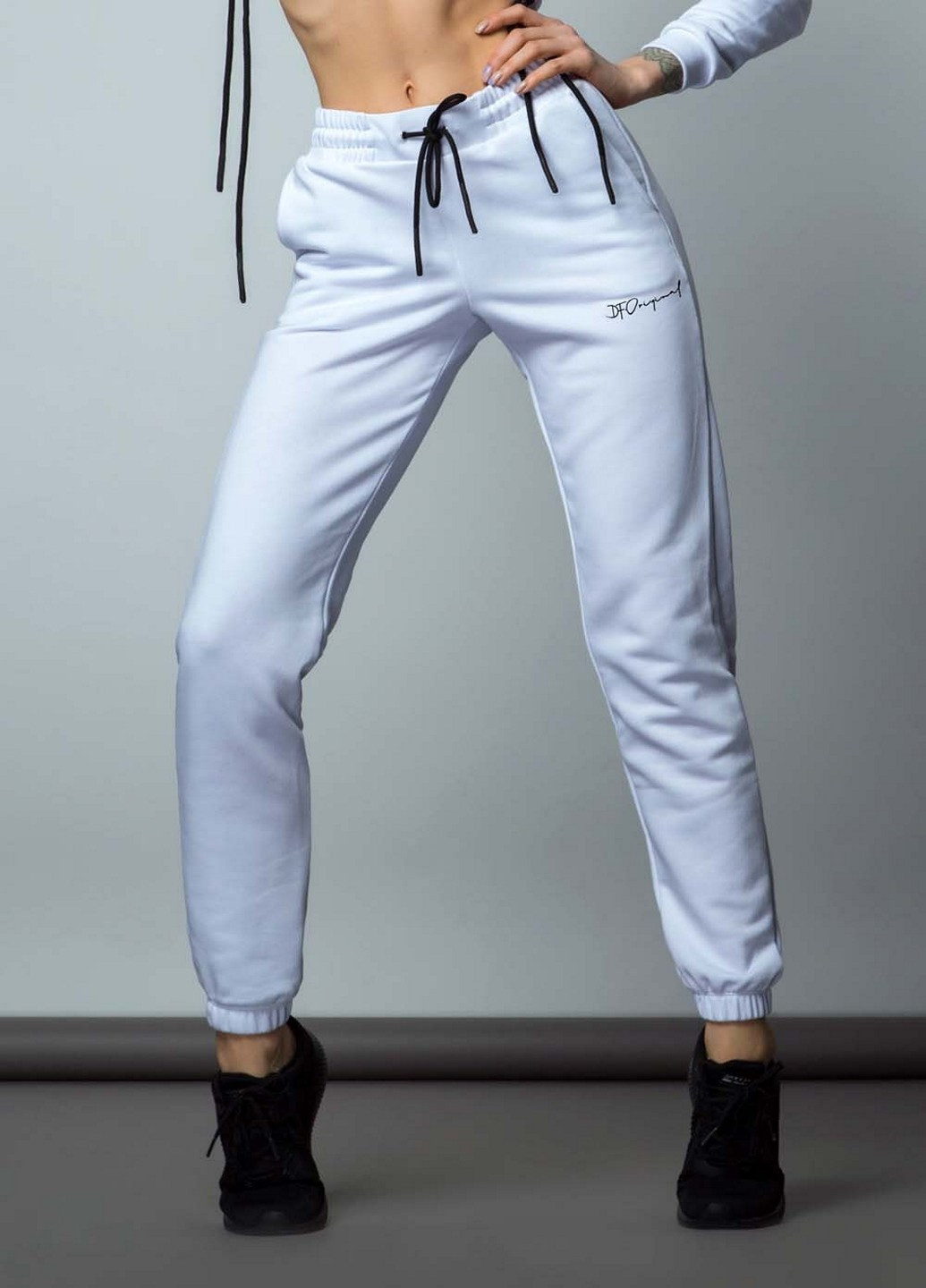 Белые спортивные демисезонные джоггеры брюки Designed for fitness