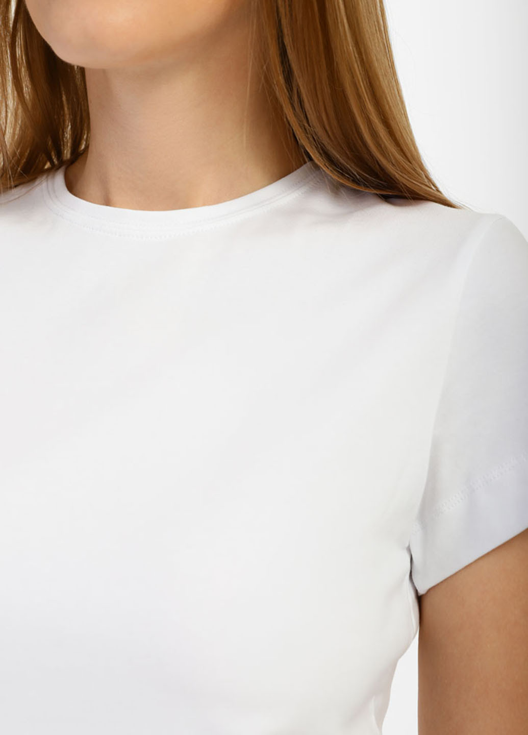 Белая летняя футболка Promin