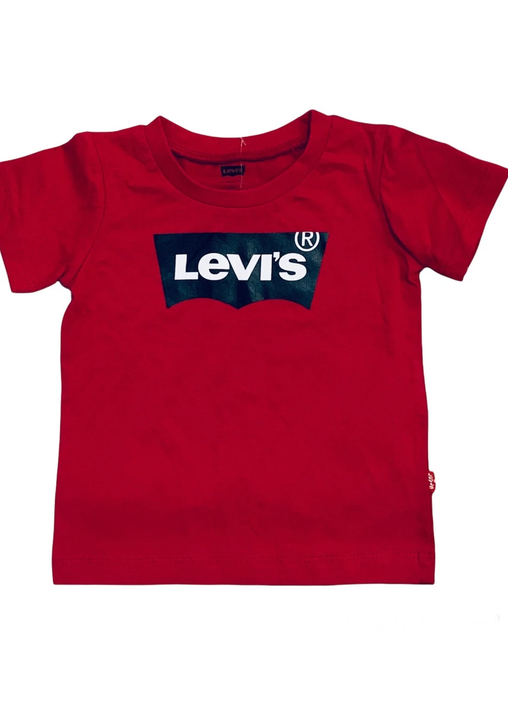 Красная футболка Levi's