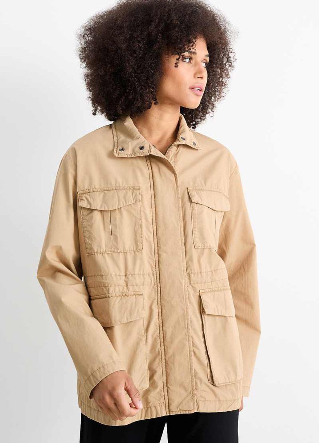 Бежева демісезонна куртка C&A