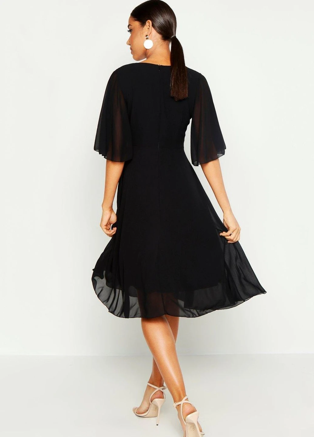 Черное платье Boohoo