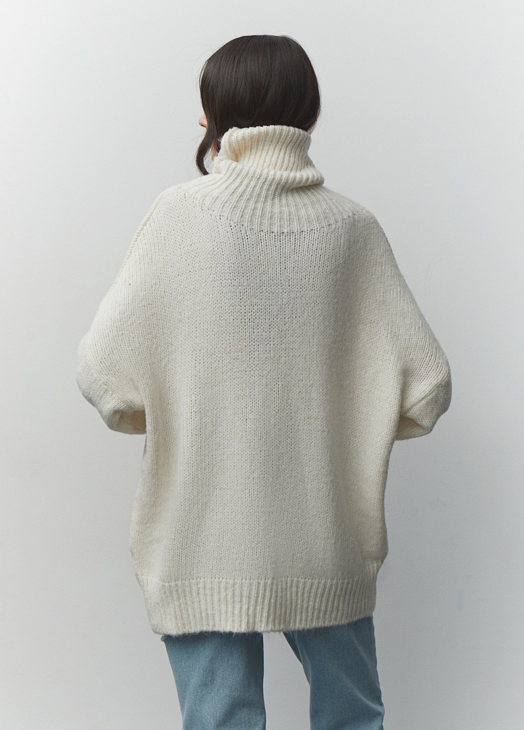 Молочний зимовий светр з високим коміром джемпер Papaya