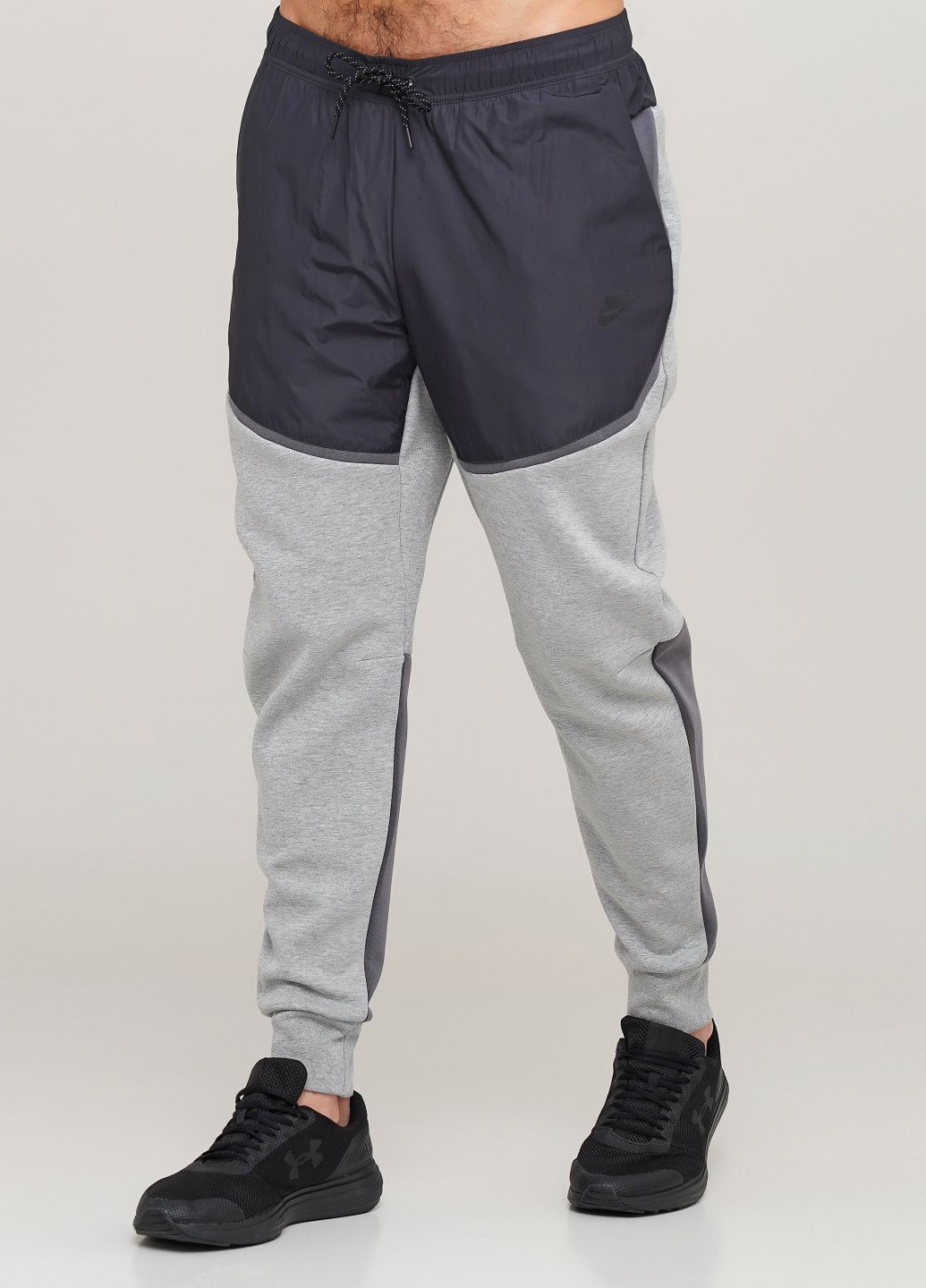 Серые спортивные демисезонные джоггеры брюки Nike