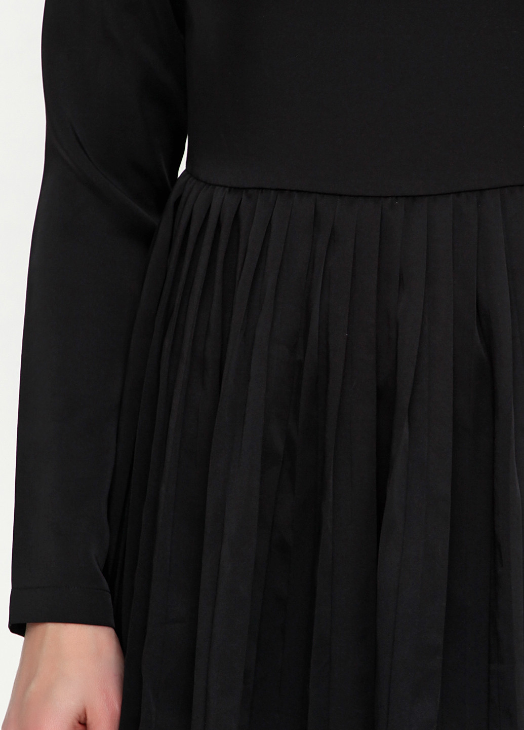 Черное кэжуал платье Minimum однотонное
