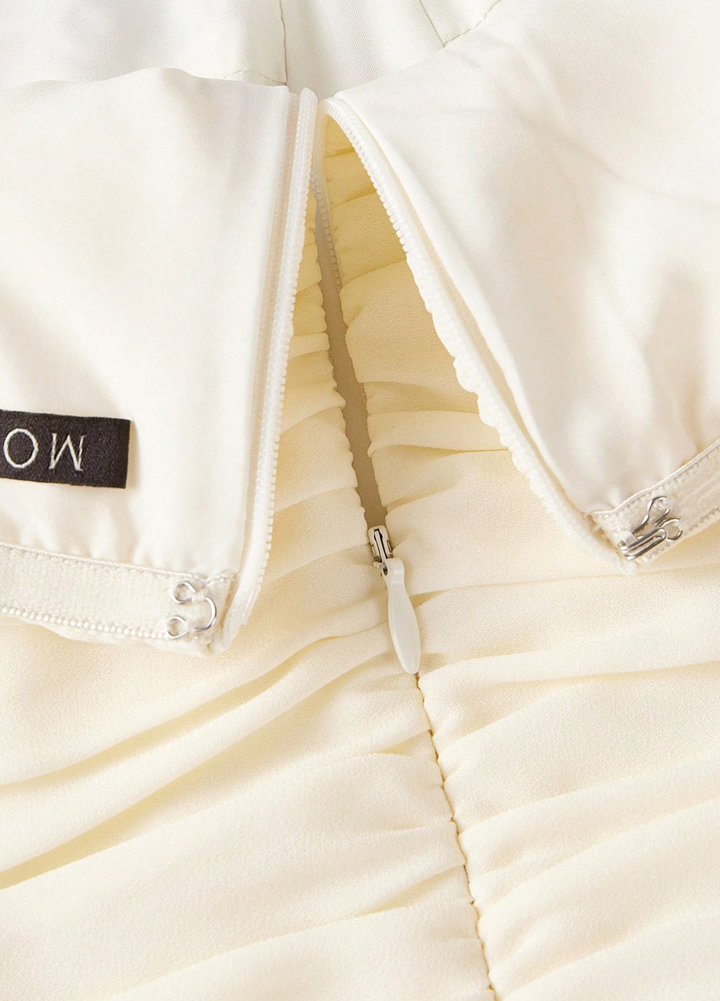 Кремовое кэжуал платье с открытыми плечами SHEIN однотонное