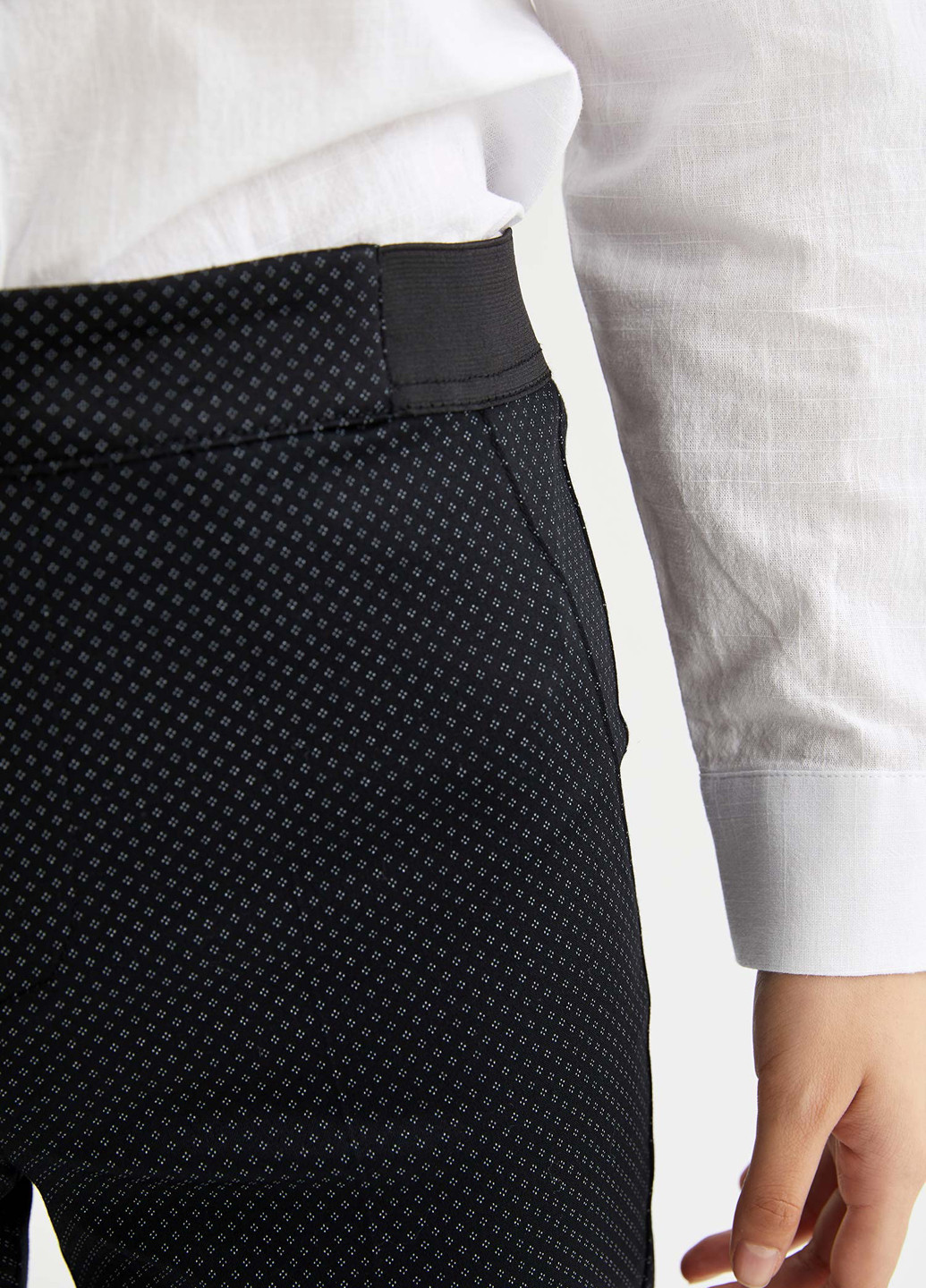 Черные кэжуал демисезонные прямые, укороченные брюки DeFacto
