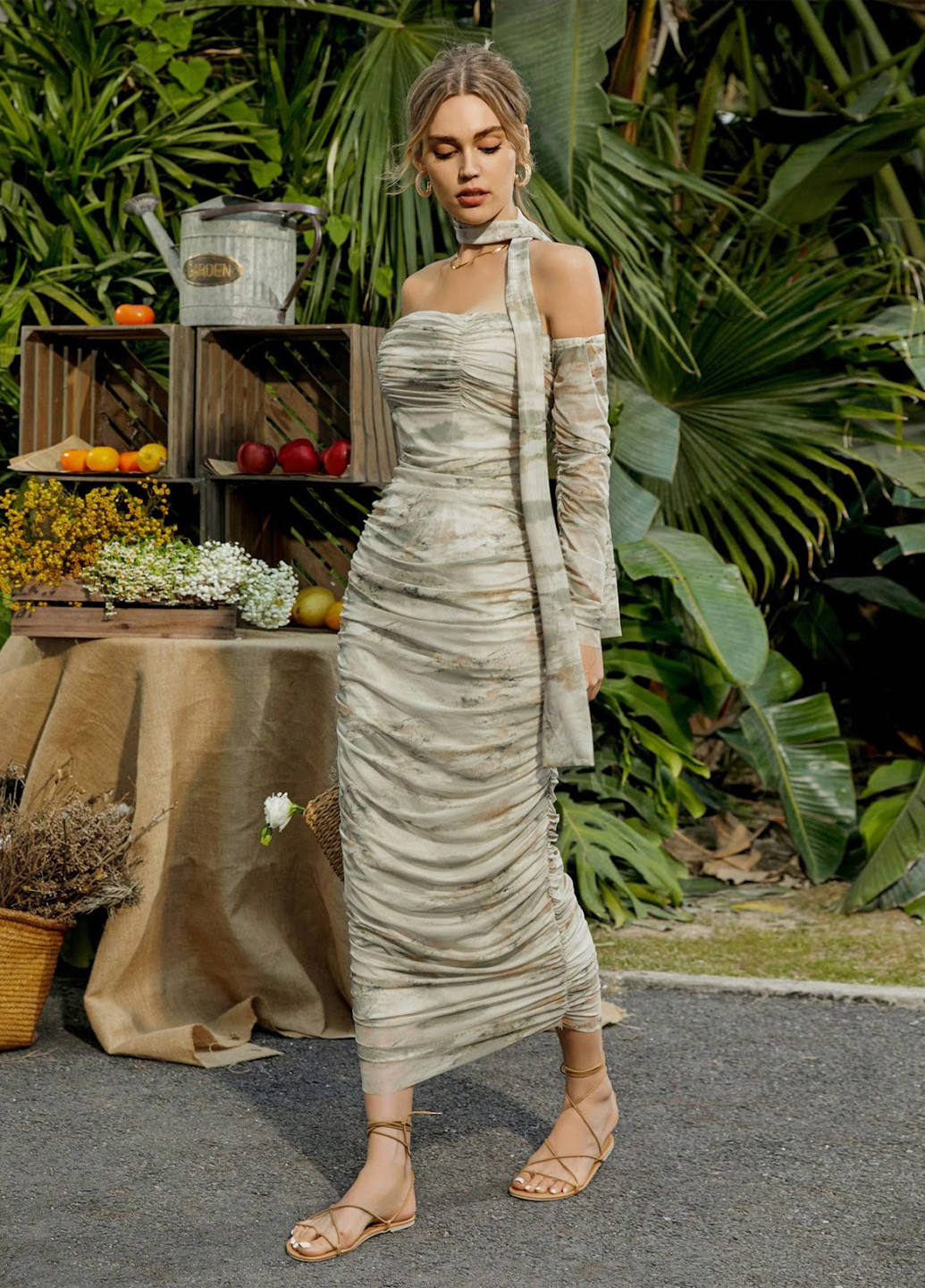 Оливкова (хакі) вечірня сукня силуетна, з відкритими плечима SHEIN тай-дай