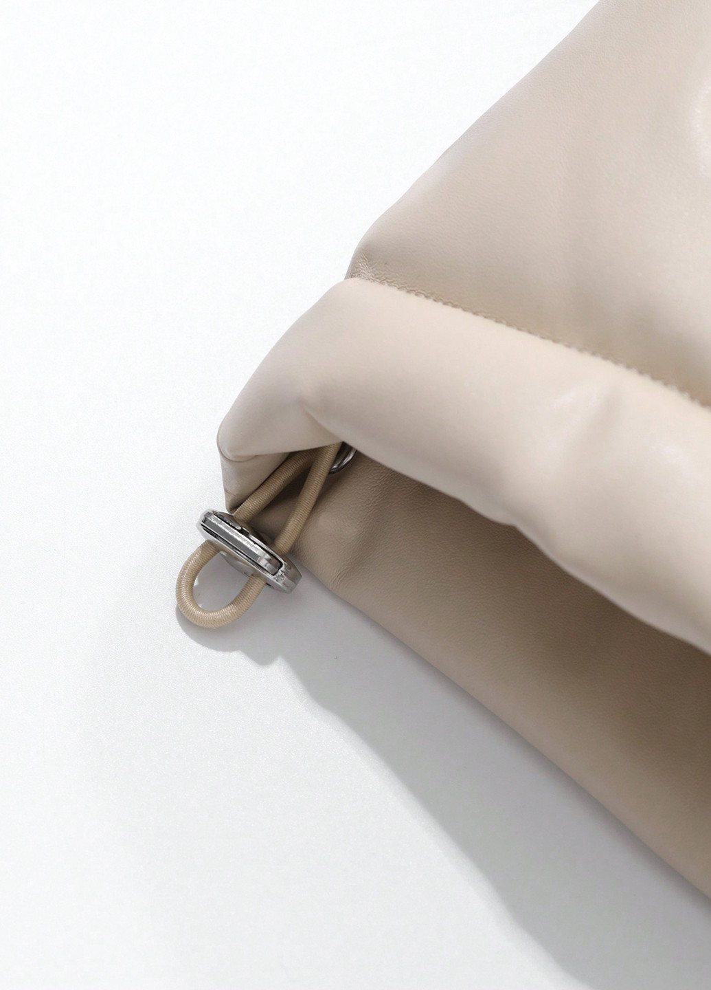 Светло-бежевая зимняя куртка SHEIN