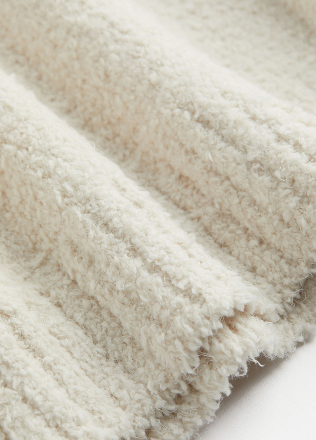 Светло-бежевый зимний свитер H&M