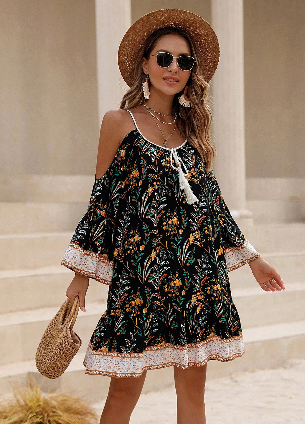 Чорна кежуал сукня з відкритими плечима SHEIN з квітковим принтом