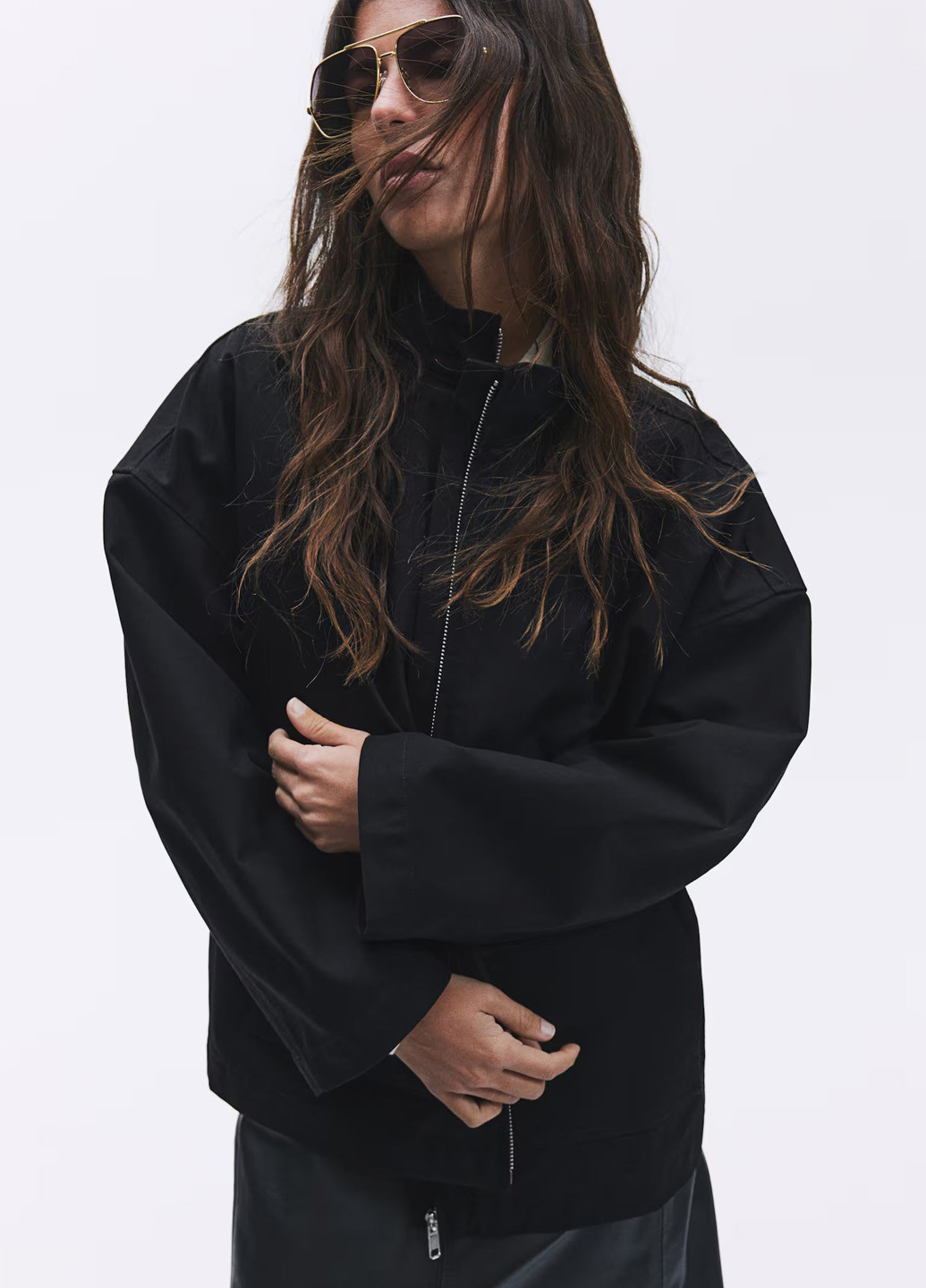 Черная демисезонная куртка H&M