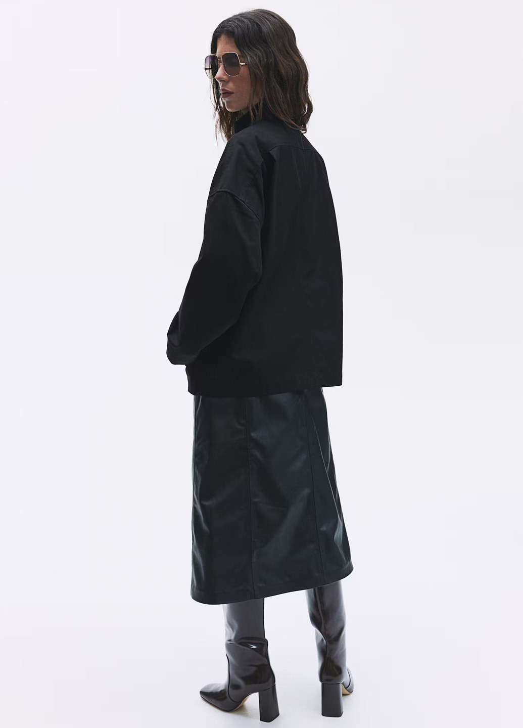 Черная демисезонная куртка H&M