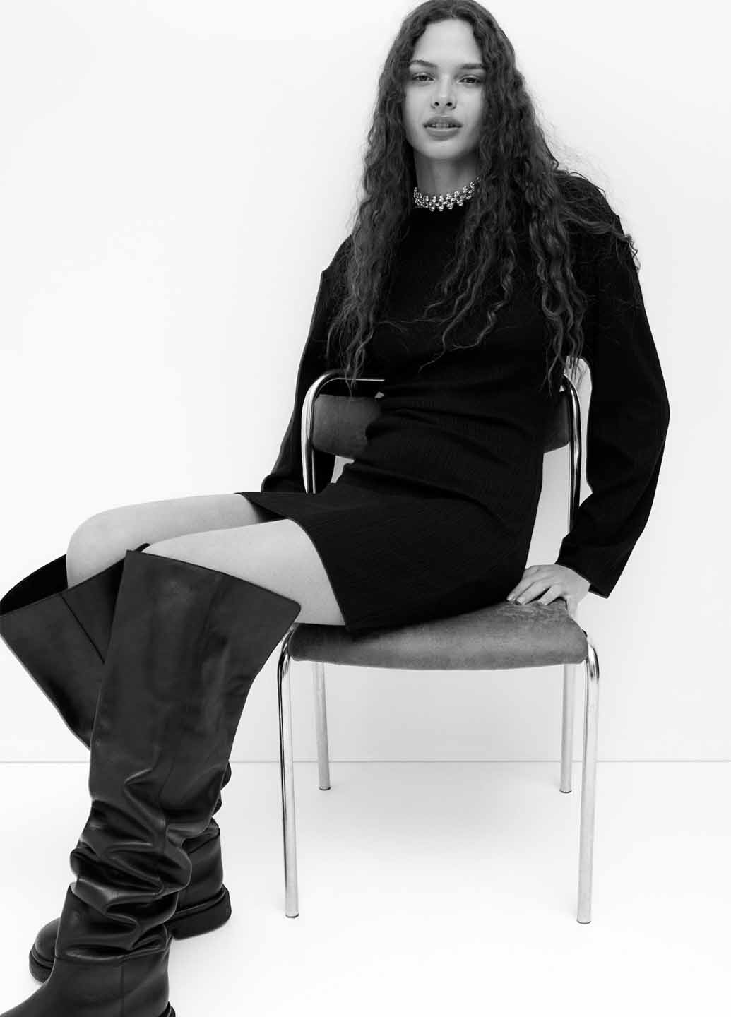 Чорна кежуал сукня силуетна H&M однотонна