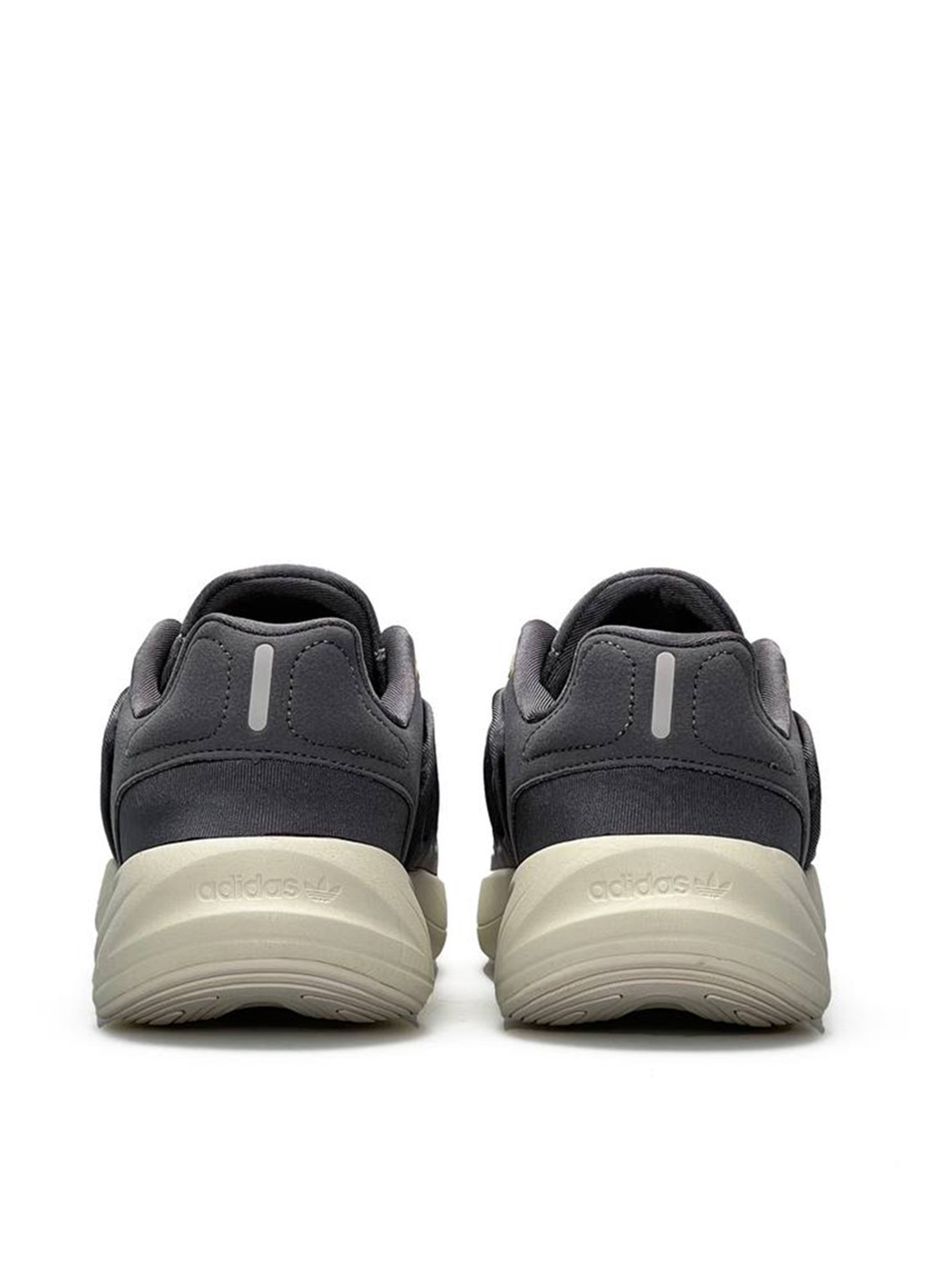 Серые всесезонные кроссовки adidas