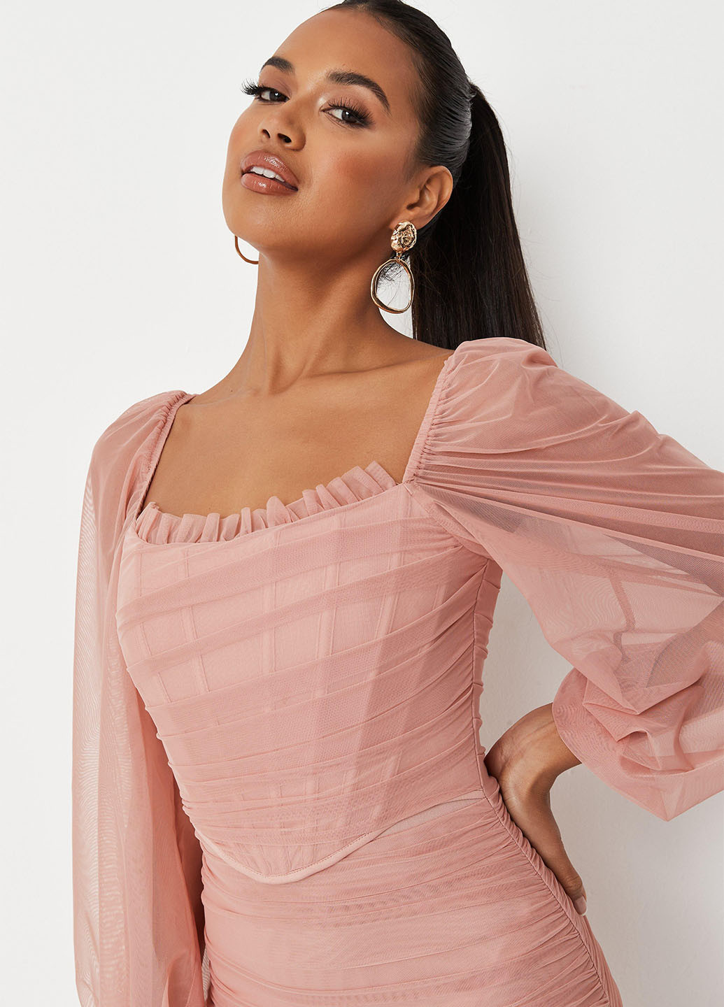 Розовое коктейльное платье Missguided однотонное