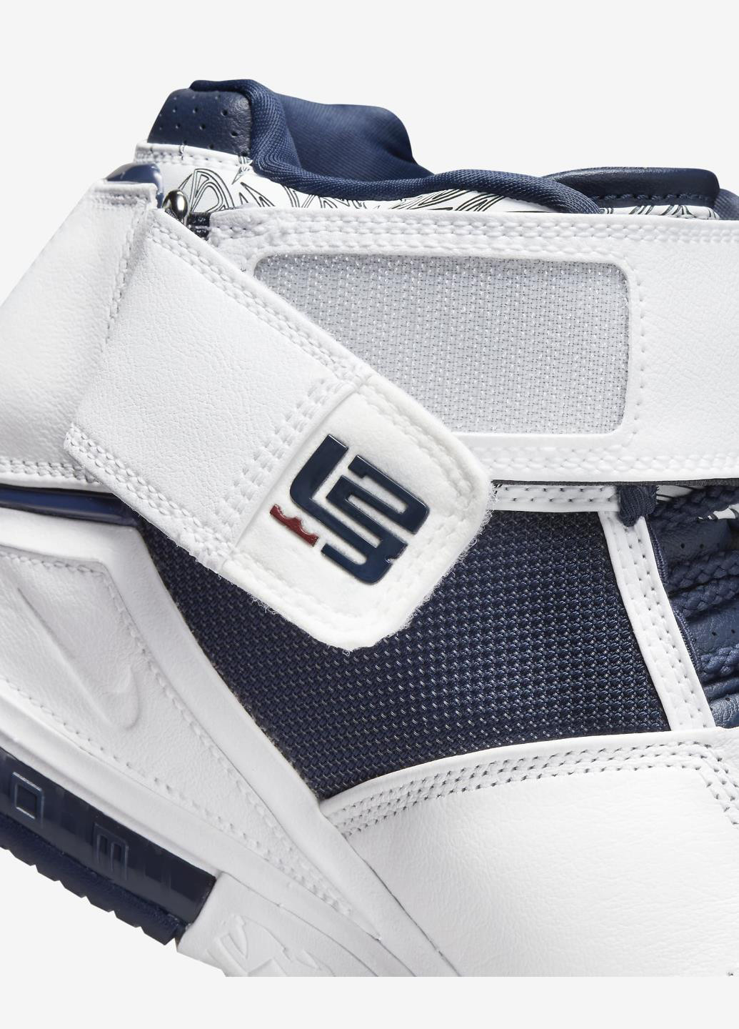 Цветные демисезонные кроссовки dr0826-100 Nike Zoom LeBron 2